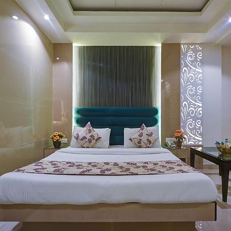 Hotel Baba Deluxe Near New Delhi Railway Station And City Center -By Rcg Hotels Exteriör bild