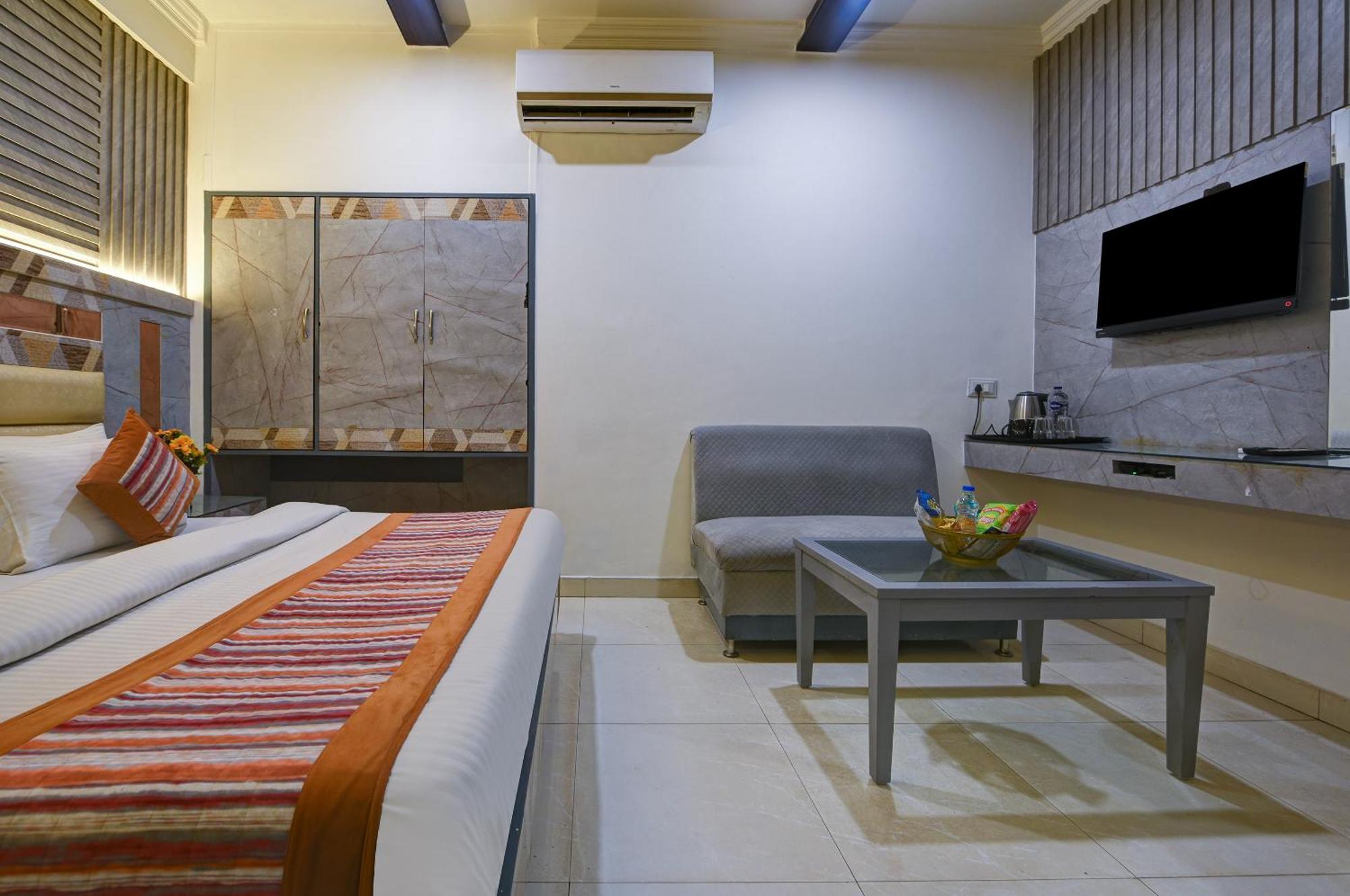 Hotel Baba Deluxe Near New Delhi Railway Station And City Center -By Rcg Hotels Exteriör bild